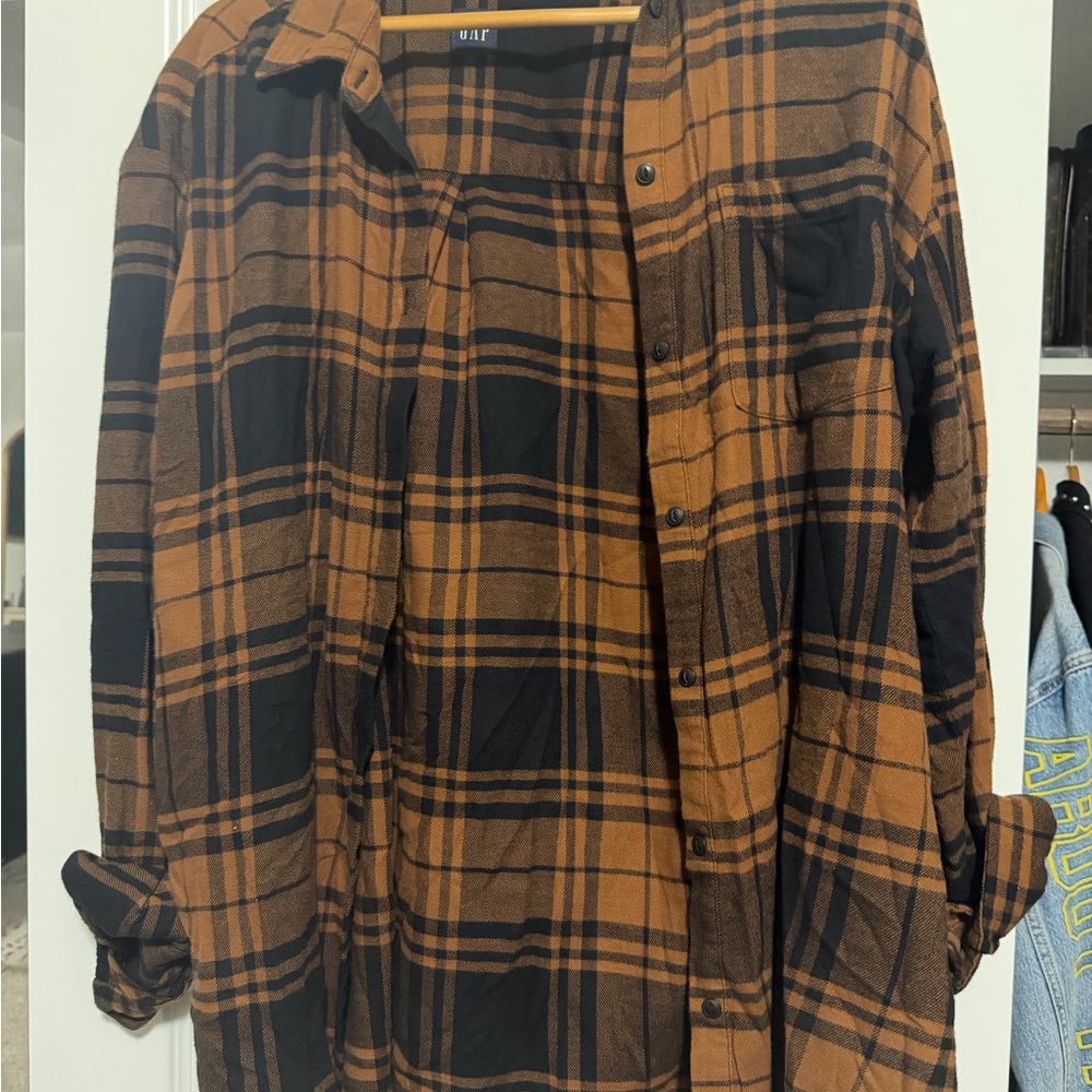 GAP Brown and Black Plaid Button Down Shirt